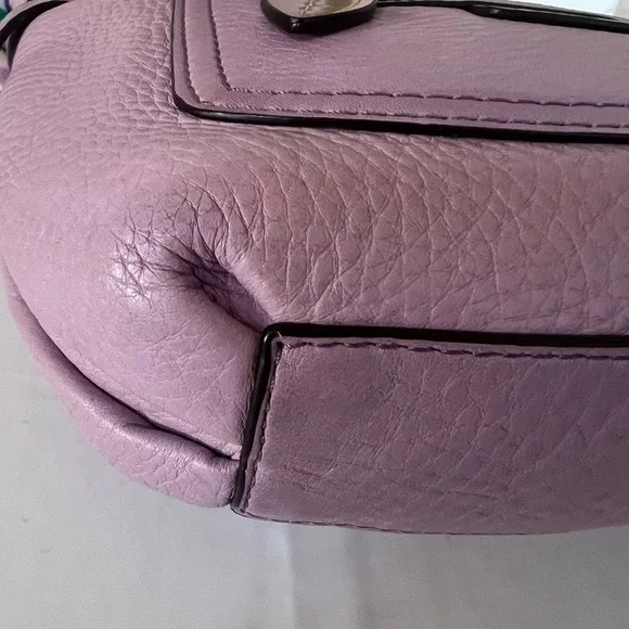 Coach Lilac Penelope Hobo Bag with Elegant Crescent Design - Picture 5 of 10